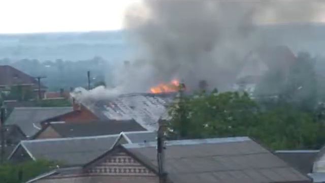 Молния попала в металлическую крышу дома. Мелитополь (Thunder strike made a damage. Melitopol) смотреть онлайн