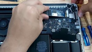 Macbook pro a1398 remplacement SSD