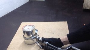 Монтаж самодельным инструментом натяжки бандажной ленты