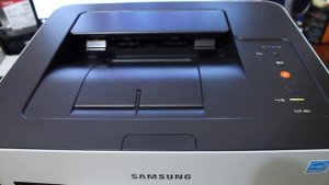 Samsung CLP-365. Включение и печать