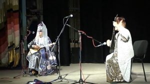 Айса Хохлашова и Булгун Манджуракова-песни-Булгн (Билцг) и Звени,калмыцкая домбра