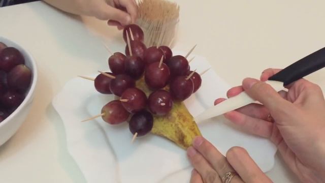 Дианка готовит десерт к своему Дню Рождения Diana prepares dessert for his birthday смотреть онлайн