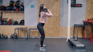 Фронтальные приседания с гирей