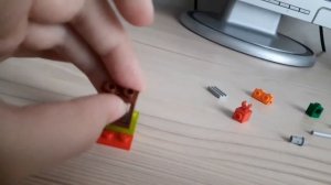 Как сделать из LEGO мини автомат с едой .