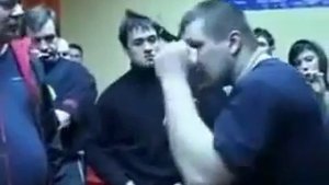 Уличный бокс Упражнения с гирей для тренировки удара
