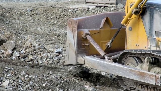 «СТРАШНЫЙ СКРИП» Бульдозер Shantui SD32 смотреть онлайн