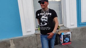 Танцор Майкл зажигает на набережной канала Грибоедова в Петербурге...#music