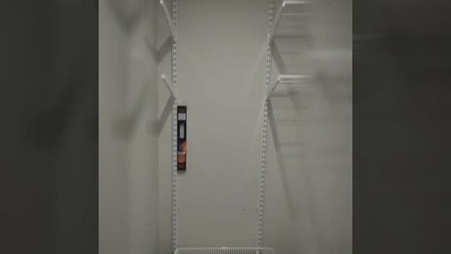 СЕРЬЕЗНАЯ ГАРДЕРОБНАЯ В МАЛЕНЬКОЙ КЛАДОВОЙ смотреть онлайн