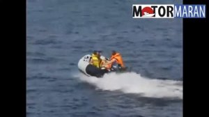 Надувная пвх лодка Badger Wave Line 390 на воде