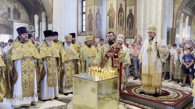 Архиерейское служение в праздник Петра и Павла смотреть онлайн