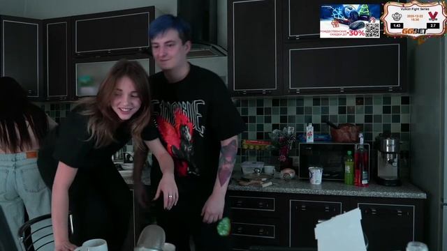 ZLOY exc0ma и alina_dln ГОТОВЯТ / КУКИНГ СТРИМ ЗЛОГО С ДЕВЧОНКАМИ смотреть онлайн