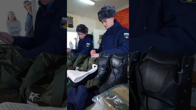 Сидор призывника. Что в нем? - распаковка вещмешка смотреть онлайн