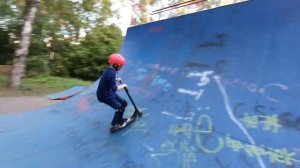 "GAME OF SCOOT" С ДРУГОМ .? (Делаем трюки на самокате .) ☝️