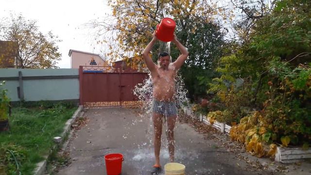 Закаливание холодной водой! Обливаемся холодной водой!