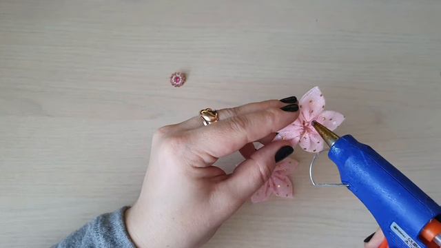 Только фатин и лёгкая повязочка для малышки готова! Канзаши мк / DIY headband for baby смотреть онлайн