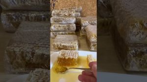 Как кушать сотовый мёд?