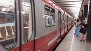 Электропоезд Юбилейный на станции Проспект Ветеранов