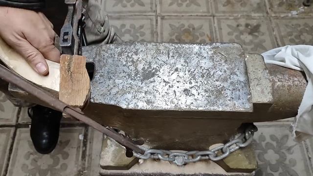 Новая жизнь старого топора! Топор своими руками. смотреть онлайн