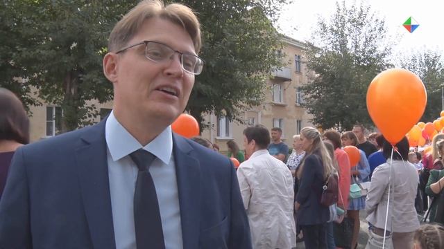 В преддверии нового учебного года в Лесном состоялся парад первоклассников смотреть онлайн