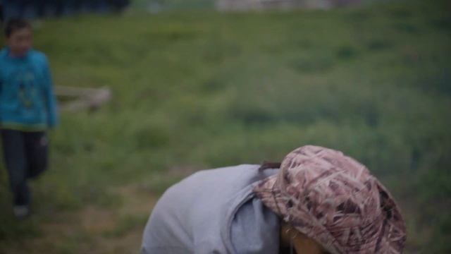 Лидия Телпелхут о том, чем питаются оленеводы и как приготовить лепёшки в тундре смотреть онлайн