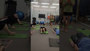 строгий тренер адаптианой физкультуры