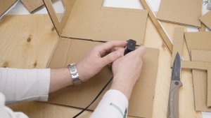 Детская игрушка Гараж дом из картона своими руками