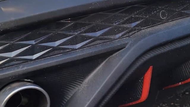 GEELY Coolray рестайлинг 2023/белая на чёрном салоне