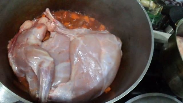 Кролик тушёный с кортошкой