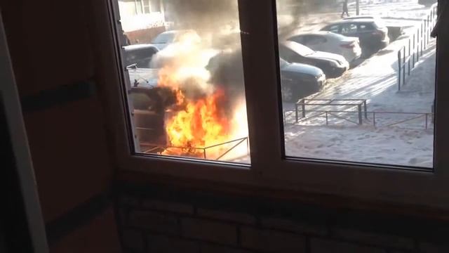 Горит тачка под балконом 3 720p смотреть онлайн