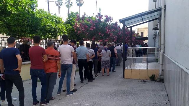 Большая очередь в Миграционной службе, Мерсин,  Турция смотреть онлайн