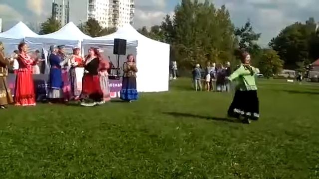 Танец Казачья . Коллектив Ольги Курдюмовой. Модная русь. День города 2019 Москва смотреть онлайн