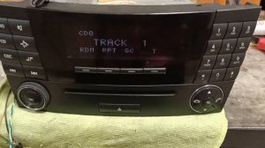 Mercedes W211 Audio 20 USB Bluetooth ve uzaktan kumanda uygulaması