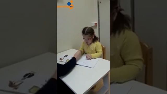 ?Курс "Учимся читать с логопедом":Блок2 Видео4 Читаем слова и подкладываем карточки смотреть онлайн