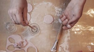 Роза из мастики