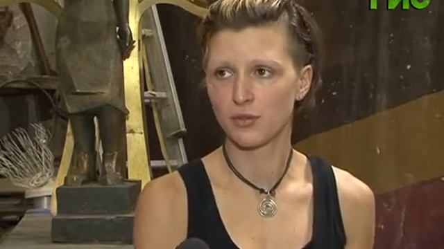 Спикер гордумы Александр Фетисов побывал в мастерской, где создается памятник Женщине смотреть онлайн