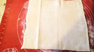 Мясные улитки из слоеного теста