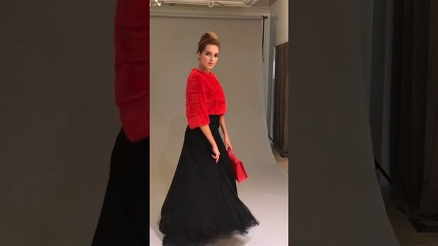 Болеро из норки Blackglama, красного цвета, без воротника смотреть онлайн