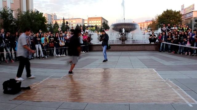 Шагай в бит vol.1 B-boy Lusik vs B-girl Kazu смотреть онлайн