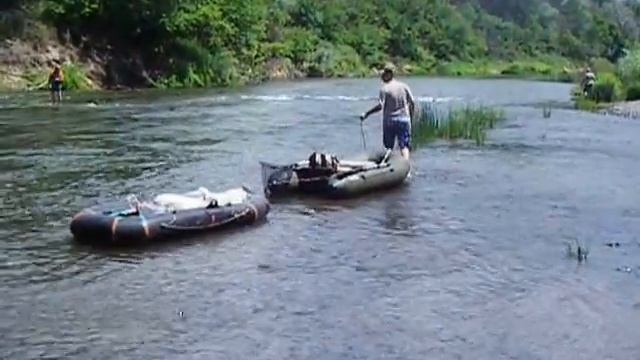 начало СПЛАВА ПО РЕКЕ МЕДВЕДИЦА 2014 год,первый порог. смотреть онлайн