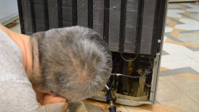 LG ставим б/у мотор ск 140 на 134 газе , конденсатор .Подробно .Интересно. Просто смотреть онлайн