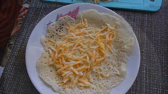 Тонкие блинчики с сыром.Завтрак быстро и вкусно.Блины без молока на воде.