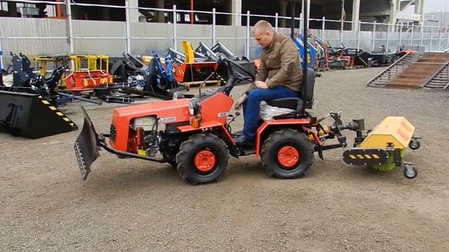 Минитрактор МТЗ 132н с отвалом и щеткой смотреть онлайн