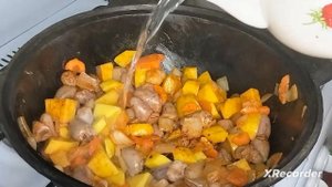 тушёная картошка с куриным сердечками! Безумно вкусно и ароматно получается ???