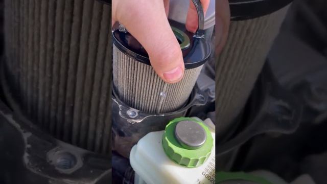 Поменяли топливный фильтр на Volkswagen Touareg 3.0 и немного помыли) смотреть онлайн