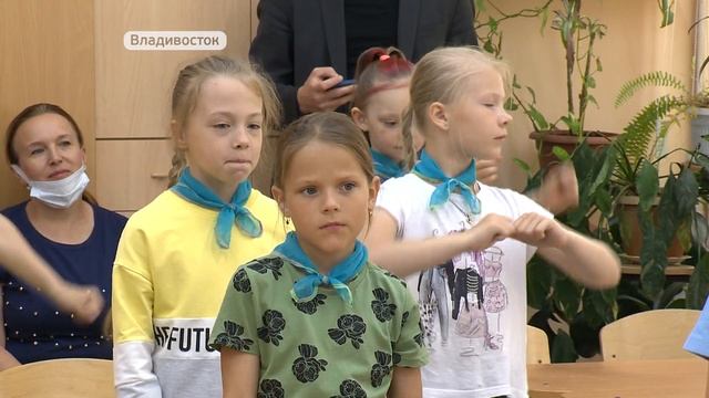 Проект "Безопасные дороги". Владивостокским школьникам напомнили правила дорожного движения смотреть онлайн