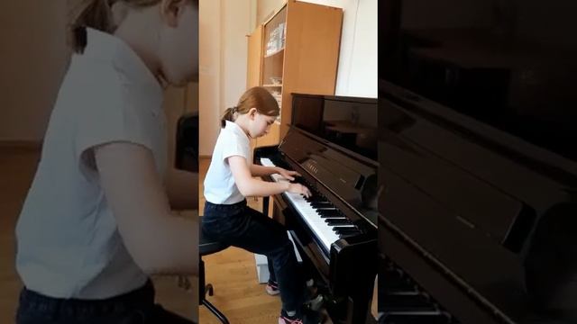 Якимова Полина, И.С.Бах, Маленькая прелюдия №2 до минор смотреть онлайн