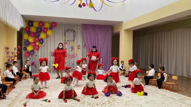 Қызғалдақтар биі. 8 наурыз. смотреть онлайн