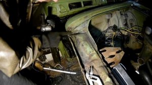 РЕСТАВРАЦИЯ ВАЗ 2106 1978 Г (ЗАМЕНА ТЕЛЕВИЗОРА И ФАРТУКА) ЧАСТЬ 1