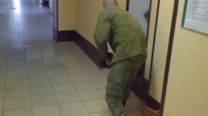 КАК МЫТЬ ПОЛЫ В АРМИИ