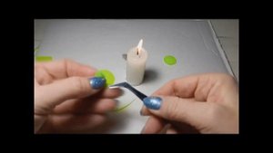 красивый искусственный цветок  в форме звездочки из донышка кефирной бутылочки